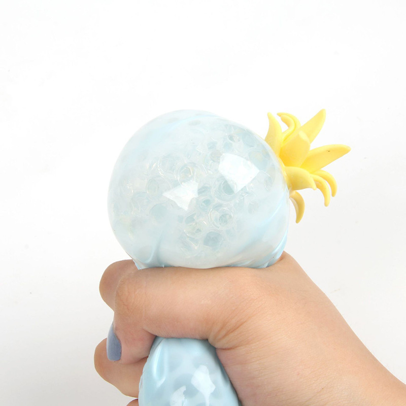 SQUEEZE TOY